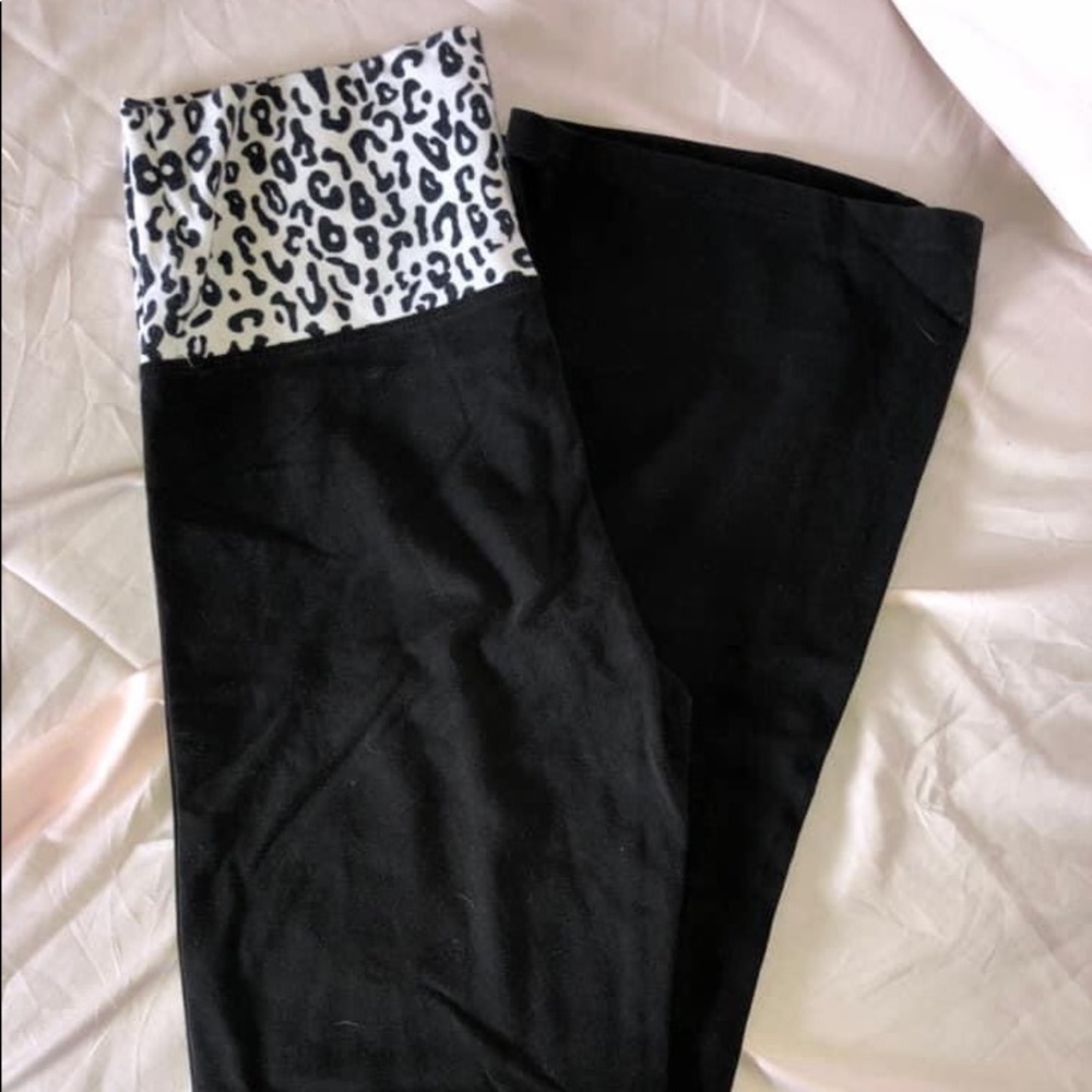VS yoga pants